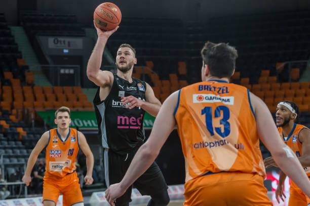 分4板上演 分4板上演