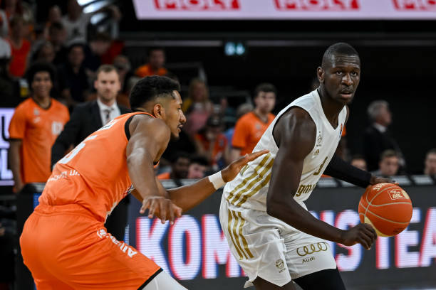 八球铺平入 八球铺平入