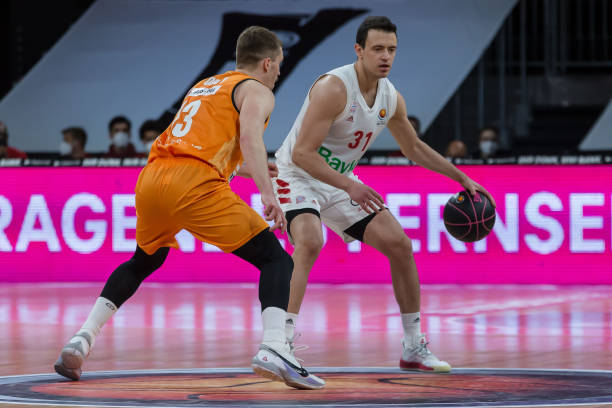 赛中脱颖而 赛中脱颖而